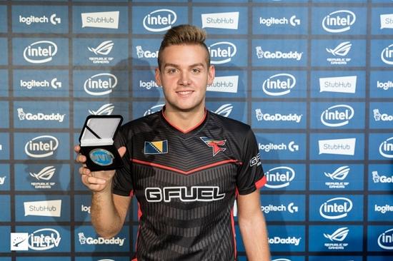 B8 输给 PARIVISION ，NIP 战胜 OG 在 StarSeries Fall 2025 上半区四分之一决赛中